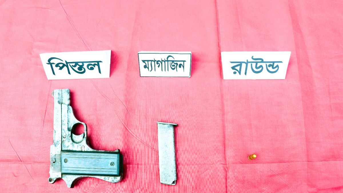লালমনিরহাটে বিজিবির অভিযানে বিদেশি পিস্তল ও গুলি উদ্ধার