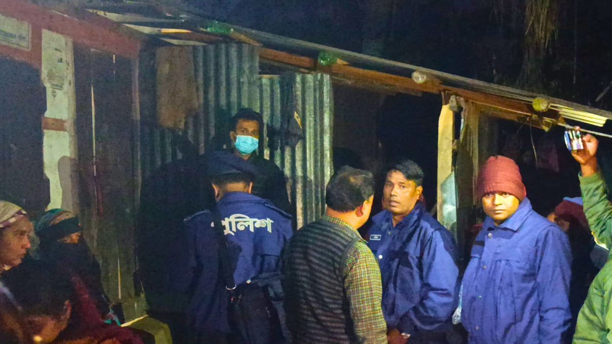 প্রেমের সম্পর্ক মেনে না নেওয়ায় স্কুলছাত্রের আত্মহত্যা