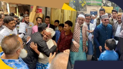 গণসংযোগে সরগরম ঢাকা-৬, ভোটারদের কাছে দুই প্রধান প্রার্থী