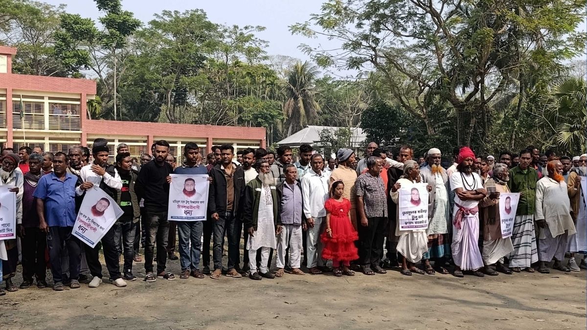 বাগেরহাটে বিএনপির মানববন্ধনে হামলা, আহত ৫