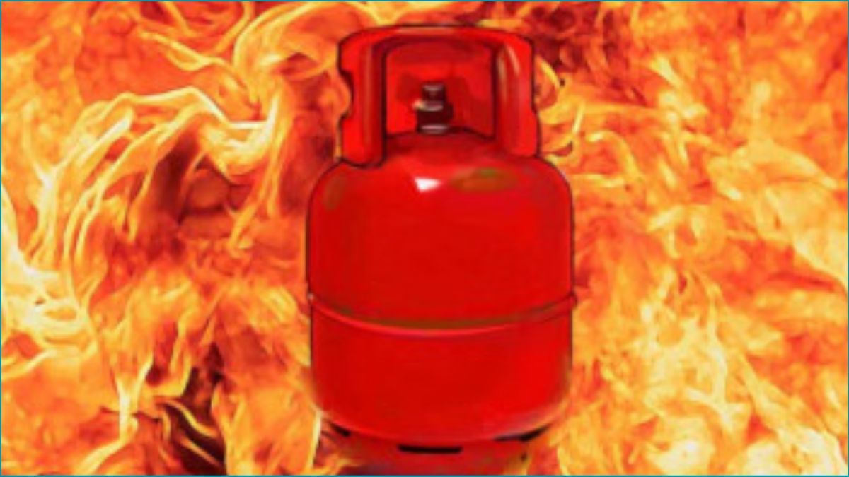 ওয়ারীতে গ্যাস সিলিন্ডার বিস্ফোরণ, দগ্ধসহ আহত ৮