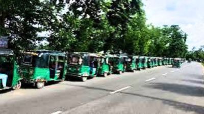 উখিয়ায় তীব্র অটোগ্যাস সংকট, যানবাহনে দীর্ঘ সারি