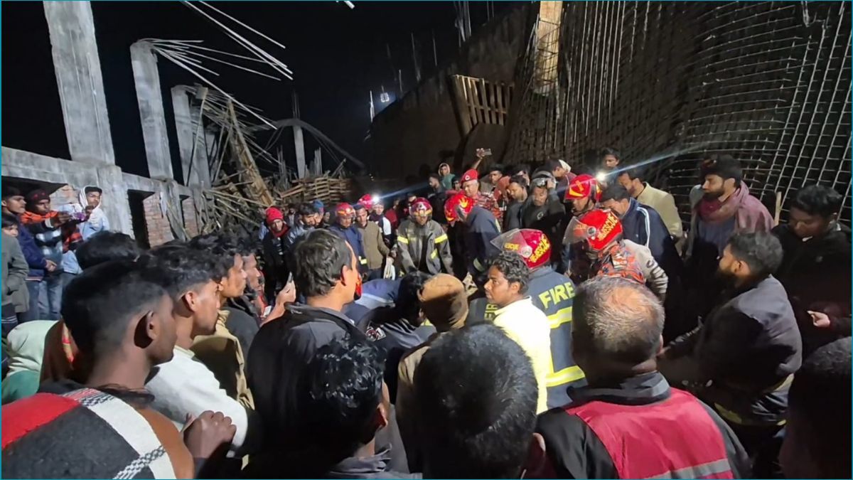 বগুড়ায় নির্মাণাধীন হিমাগারের ছাদ ধসে শ্রমিক নিহত, আহত ৪