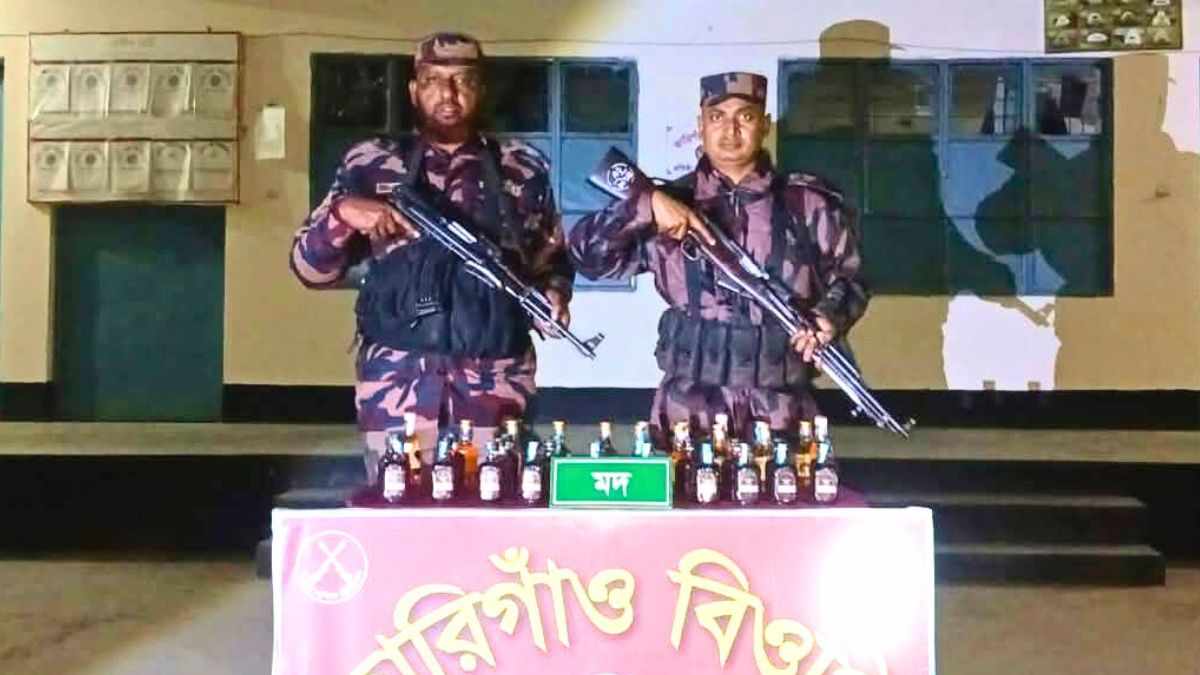 ঠাকুরগাঁও সীমান্তে বিজিবির অভিযানে ভারতীয় মদ উদ্ধার