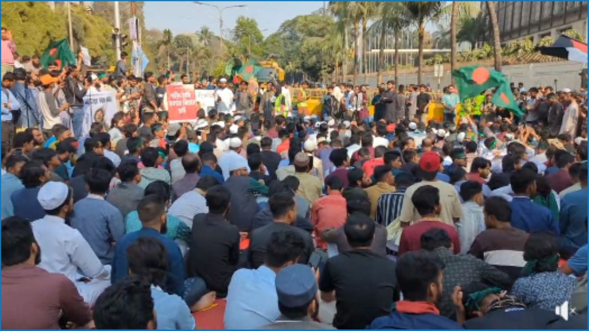 যমুনা ও শাহবাগে অবস্থান করছে ইনকিলাব মঞ্চ