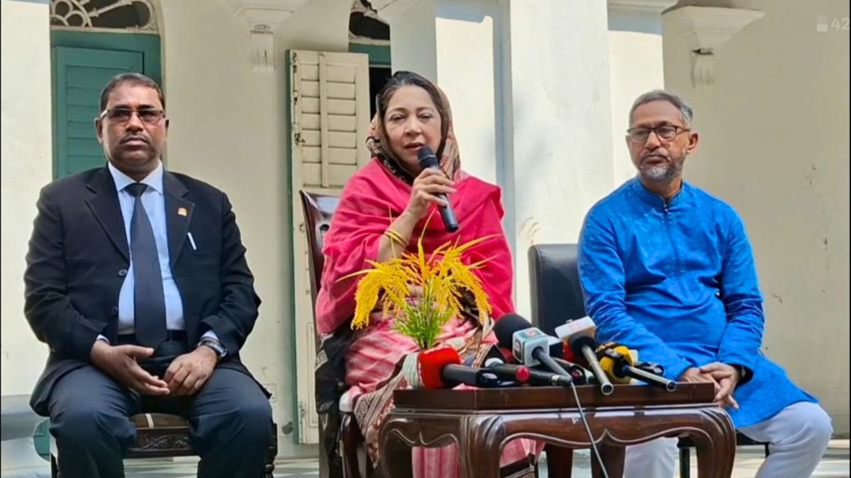 বোরকা পরে জাল ভোটের প্রস্তুতি নিচ্ছে একটি মহল : বিএনপি প্রার্থীর অভিযোগ