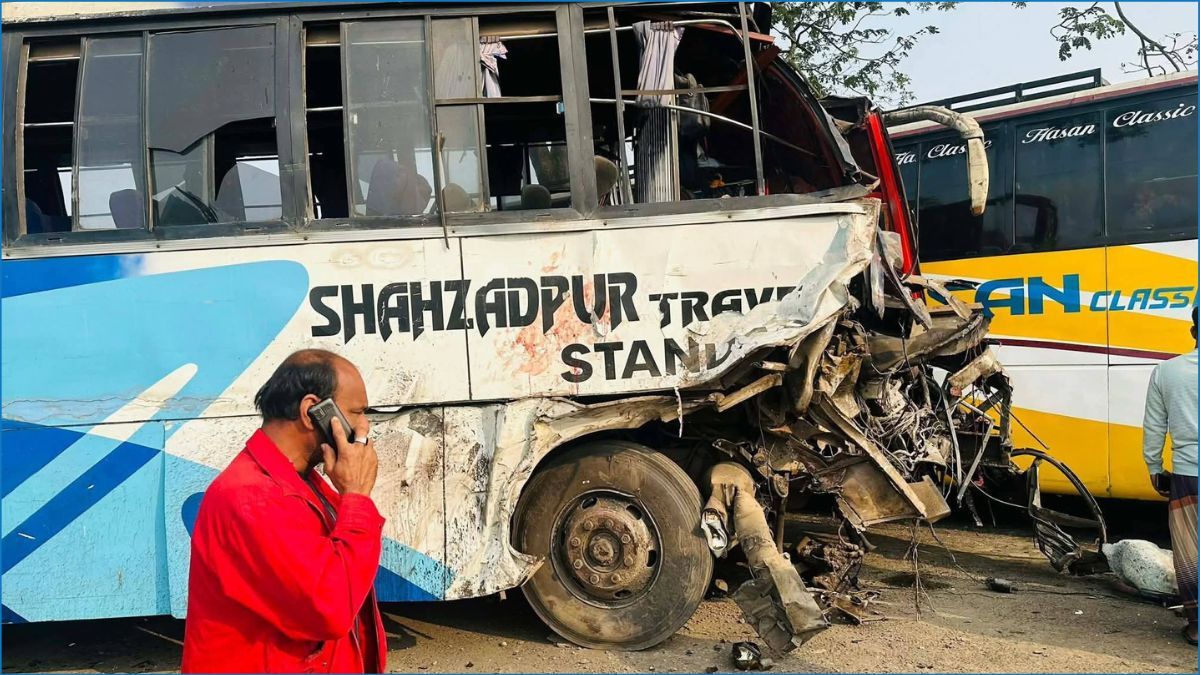 পাবনা-ঢাকা মহাসড়কে দুই বাসের সংঘর্ষে নিহত বেড়ে ৪