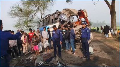পাবনা-ঢাকা মহাসড়কে দুই বাসের সংঘর্ষে নিহত ২