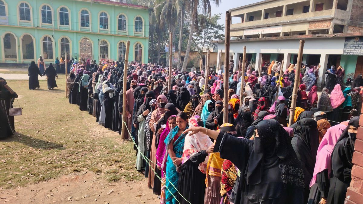 ফেনীতে গণভোটে ২ লক্ষাধিক ভোটে ‘হ্যাঁ’র বড় জয়