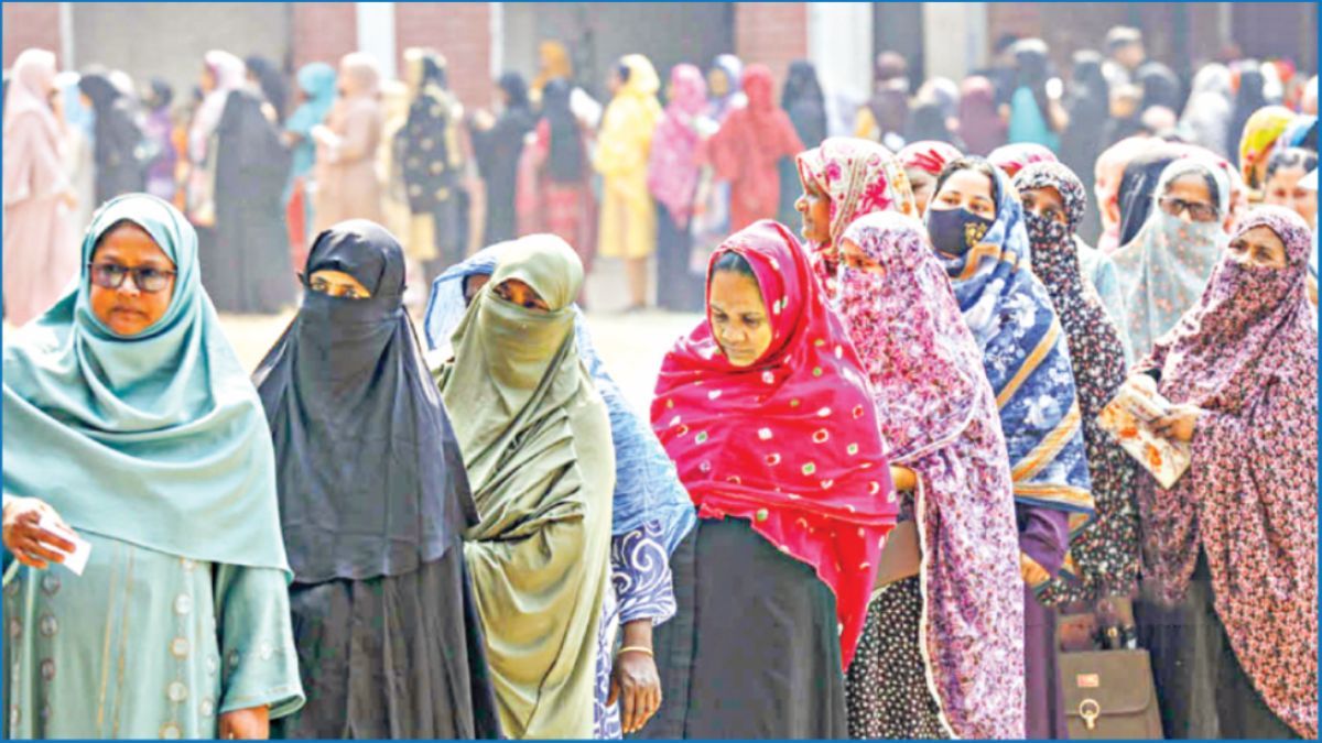 উৎসব আমেজে স্বতঃস্ফূর্ত ভোট