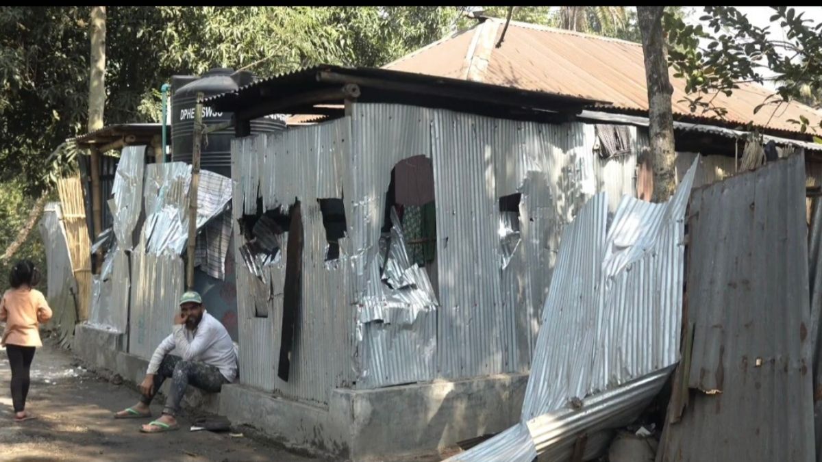 নাটোরে দুই দলের সমর্থকদের সংঘর্ষ, গুলি : বিএনপি-জামায়াত নেতা সহ আহত-১২