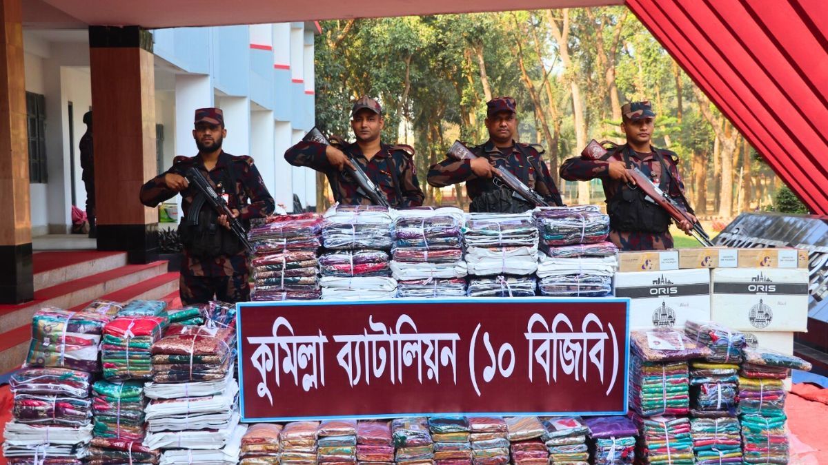 কুমিল্লায় ৬০ লাখ টাকার ভারতীয় শাড়ি-সিগারেট জব্দ