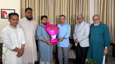 নাহিদ ইসলামের বাসায় তারেক রহমান