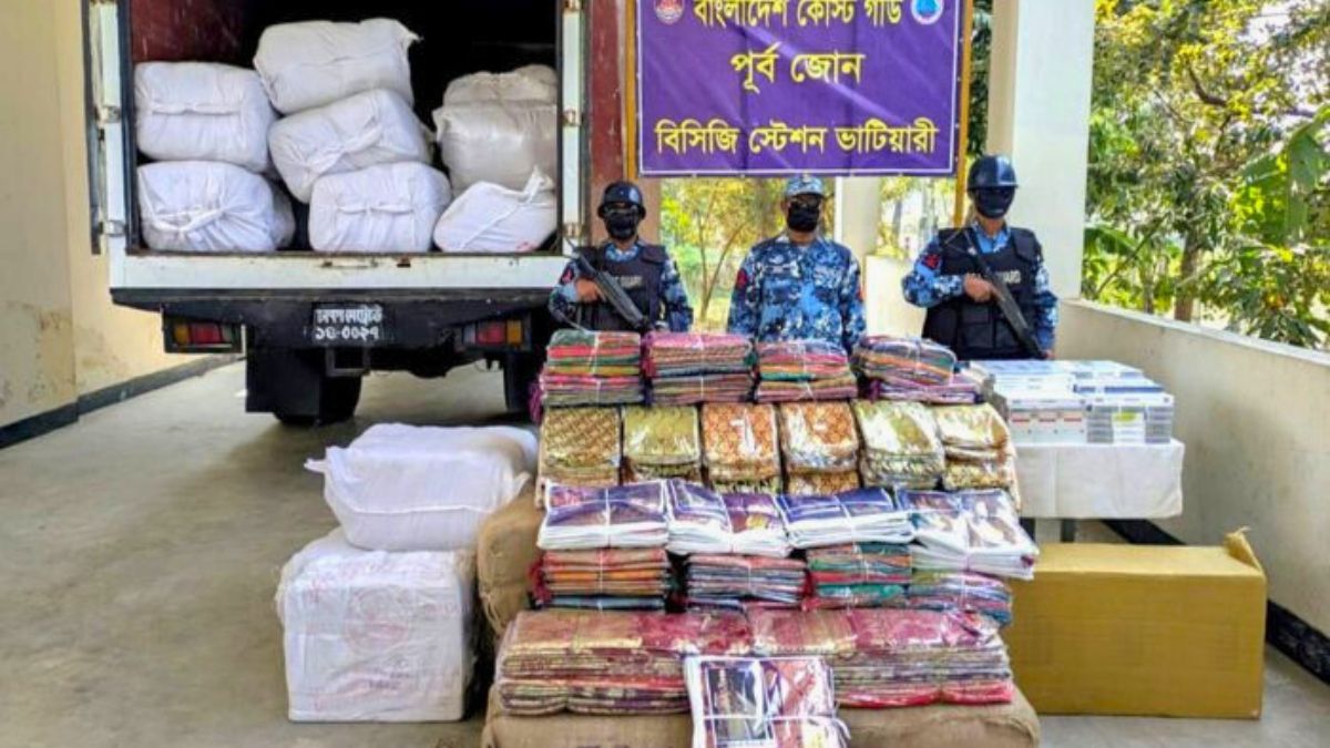 সীতাকুণ্ডে ৮ কোটি ৯২ লাখ টাকার ভারতীয় পণ্য জব্দ