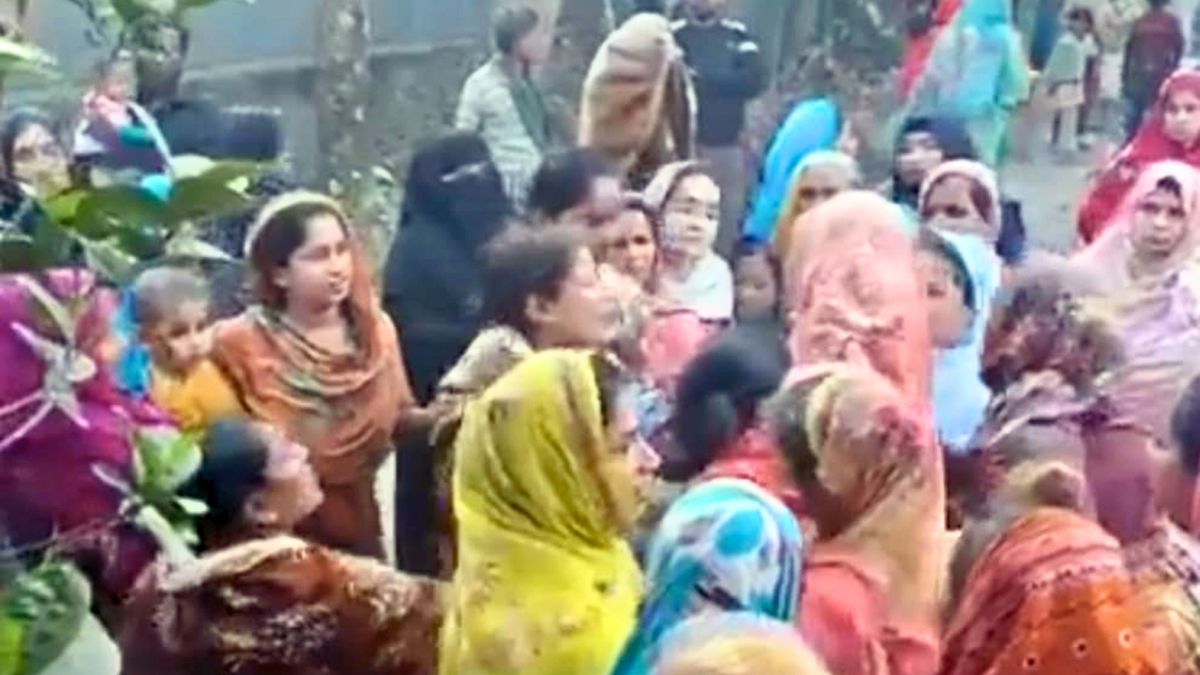 হোমনায় প্রবাসীর স্ত্রী ও দুই শিশুকে জবাই করে হত্যা