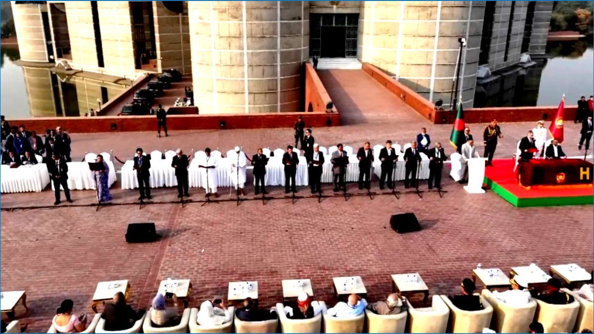 শপথ নিলেন মন্ত্রিসভার সদস্যরা