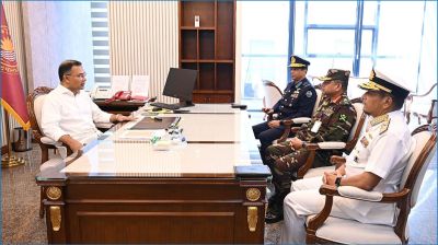 প্রধানমন্ত্রী তারেক রহমানের সাথে ৩ বাহিনী প্রধানের সাক্ষাৎ