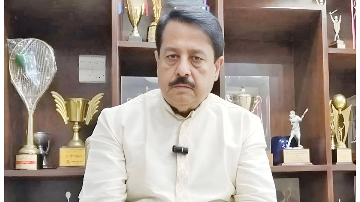 সামাজিক যোগাযোগমাধ্যম ছাড়লেন প্রধানমন্ত্রীর মুখ্য সচিব