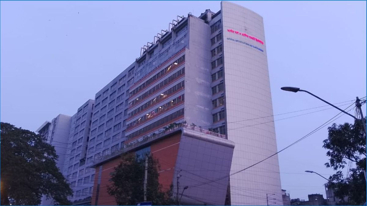 চট্টগ্রামে গ্যাস বিস্ফোরণ : মায়ের পর প্রাণ গেল ছেলের