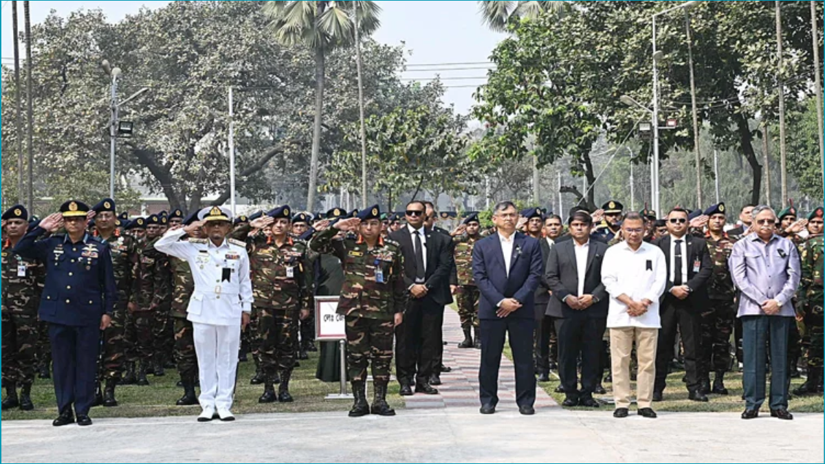 বিডিআর শহীদদের প্রতি প্রধানমন্ত্রীর শ্রদ্ধা নিবেদন