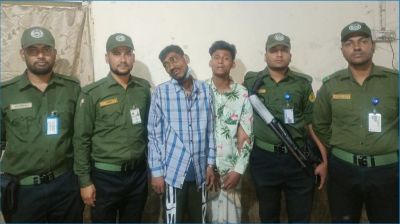 ঢামেকে প্রতারণা ও চুরির অভিযোগে আটক ২