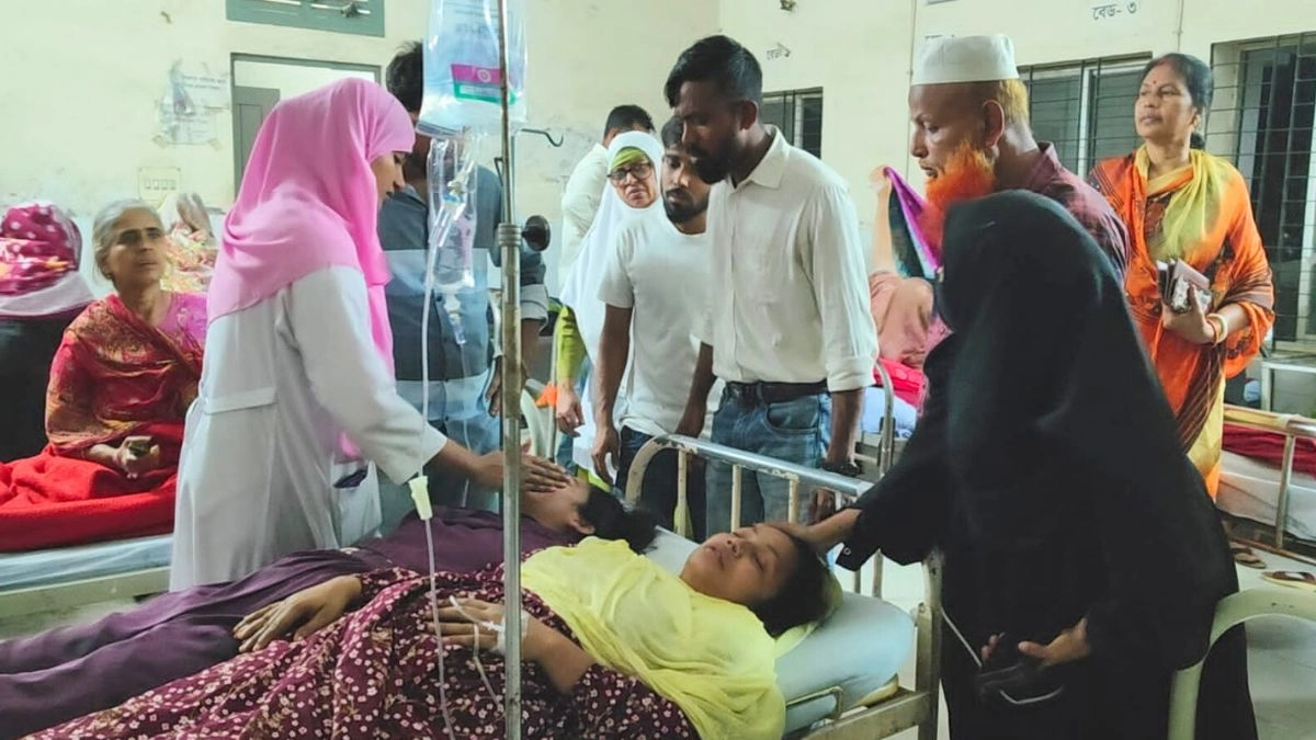 ভালুকায় ইফতারে মোরগ পোলাও খেয়ে অর্ধশতাধিক শ্রমিক অসুস্থ, হাসপাতালে ভর্তি