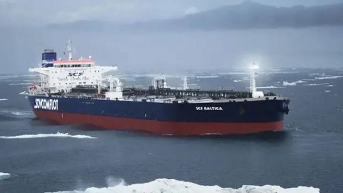 রাশিয়ার তেল বিক্রির ওপর নিষেধাজ্ঞা স্থগিত করল যুক্তরাষ্ট্র