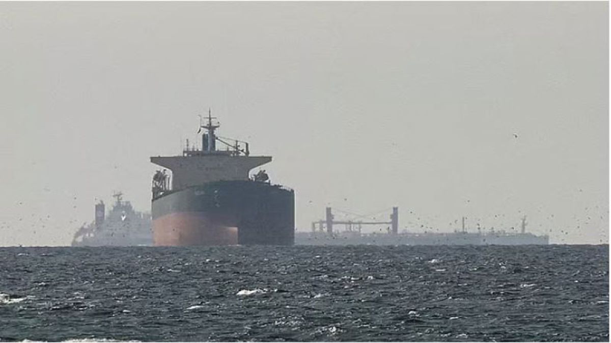 ইরানের তেলে নিষেধাজ্ঞা শিথিল: এশিয়ার দেশগুলোর কেনার প্রস্তুতি