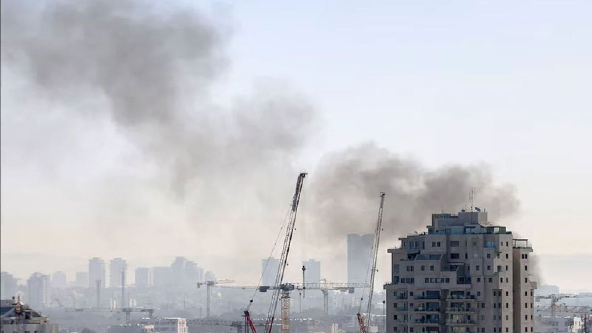 ১০ ঘণ্টায় ৭ দফা ক্ষেপণাস্ত্র হামলা ইরানের: সংঘাতে নতুন উত্তেজনা