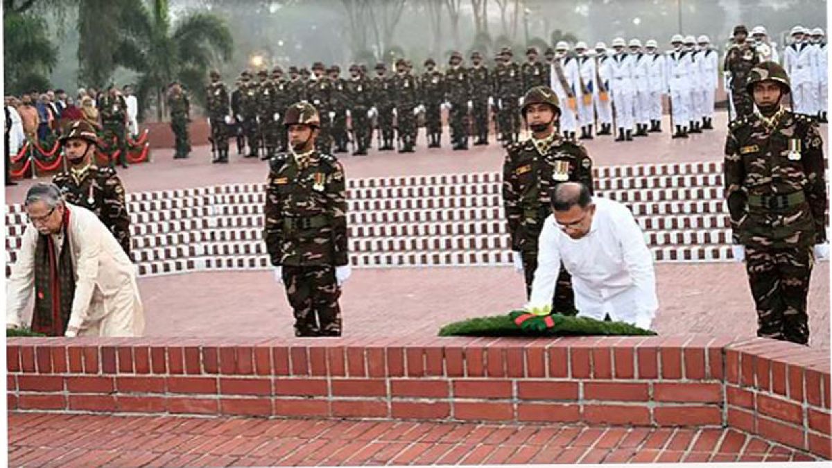 স্বাধীনতা দিবসে স্মৃতিসৌধে রাষ্ট্রপতি-প্রধানমন্ত্রীর শ্রদ্ধা