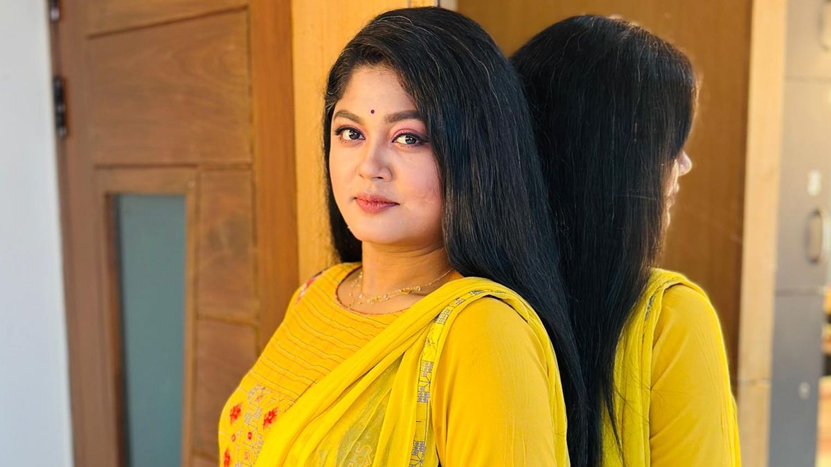 যে কারণে সংসার ভাঙল মৌসুমীর