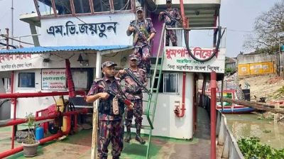 শৃঙ্খলা রক্ষায় তেলের ডিপোতে বিজিবি মোতায়েন