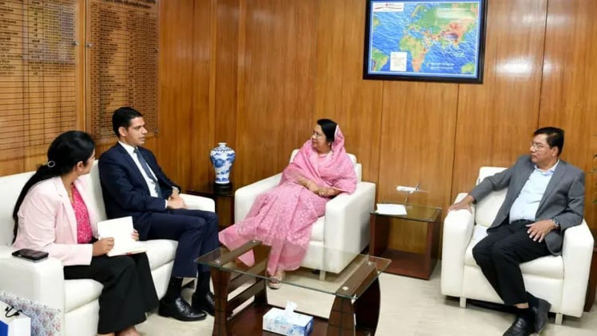 সৈয়দপুর বিমানবন্দরকে আন্তর্জাতিক মানে উন্নীত করতে আগ্রহী নেপাল