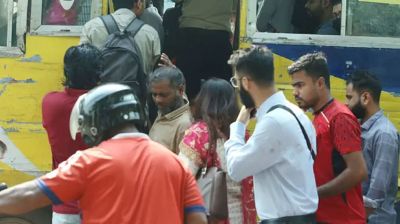 চেনা রূপে ফিরছে রাজধানী ঢাকা