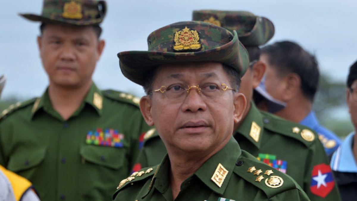 রাষ্ট্রপতি পদে লড়তে মিয়ানমারে সেনাপ্রধানের পদত্যাগ