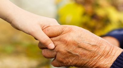 আত্মীয়তার সম্পর্ক বজায় রাখা জরুরি