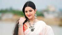 নীতিবাক‍্য ঝাড়ার সময় খেয়াল রাখুন : পরীমণি