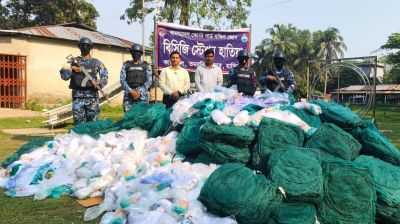 নোয়াখালীতে ৪০ লাখ টাকার  জাল ও পলিথিন জব্দ