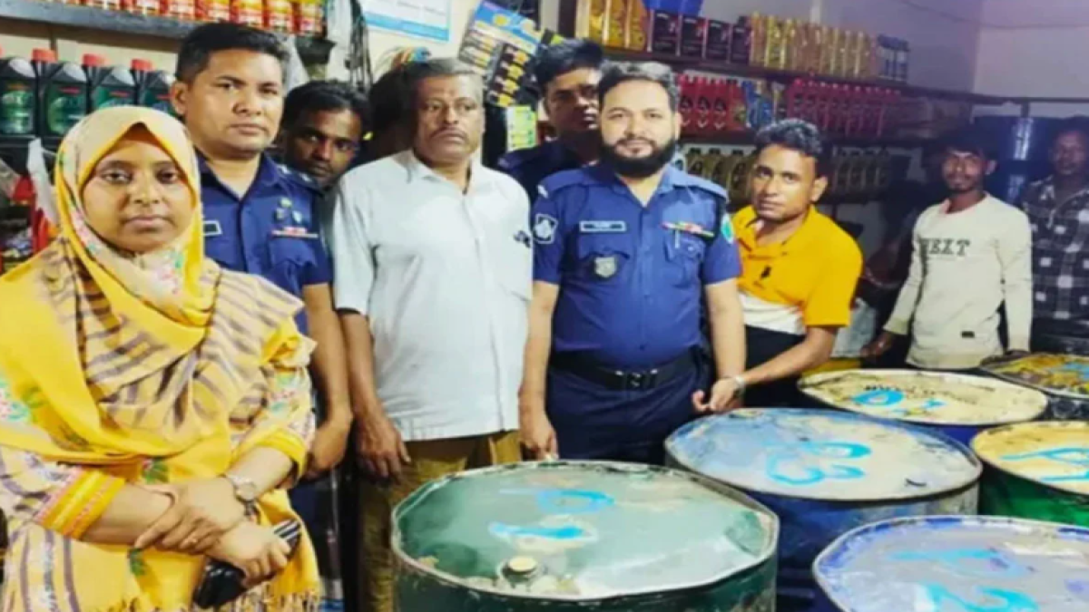 এবার পেট্রলে রঙ মিশিয়ে নকল অকটেন, বিপুল জ্বালানি জব্দ