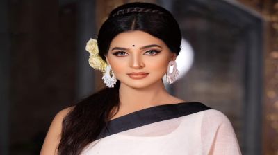 অভিনয় ছেড়ে রাজনীতির মাঠে নামছেন বর্ষা