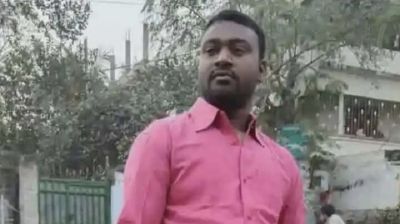 মধ্যরাতে দোকানে ঢুকে তাঁতী দল নেতাকে কুপিয়ে হত্যা