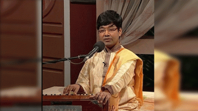 শিল্পী বিপাশা গুহঠাকুরতা স্মৃতি পুরস্কার পাচ্ছেন আশিক সরকার