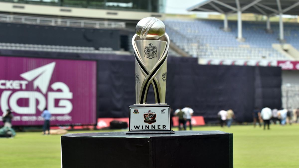 মিরপুরে বাংলাদেশ-নিউজিল্যান্ড সিরিজের ট্রফি উন্মোচন