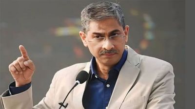 আমরা তিনটা যুদ্ধ মোকাবিলা করছি