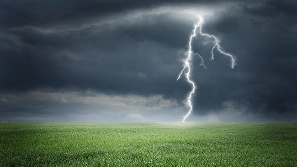 ছয় জেলায় বজ্রপাতে নিহত ১২