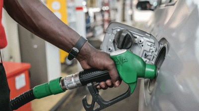 জ্বালানি তেলের দাম বাড়ায় চাপে অর্থনীতি