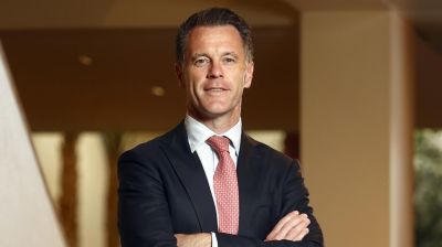 আদালতে হারলেও নিজের অবস্থানে অনড় ক্রিস মিনস