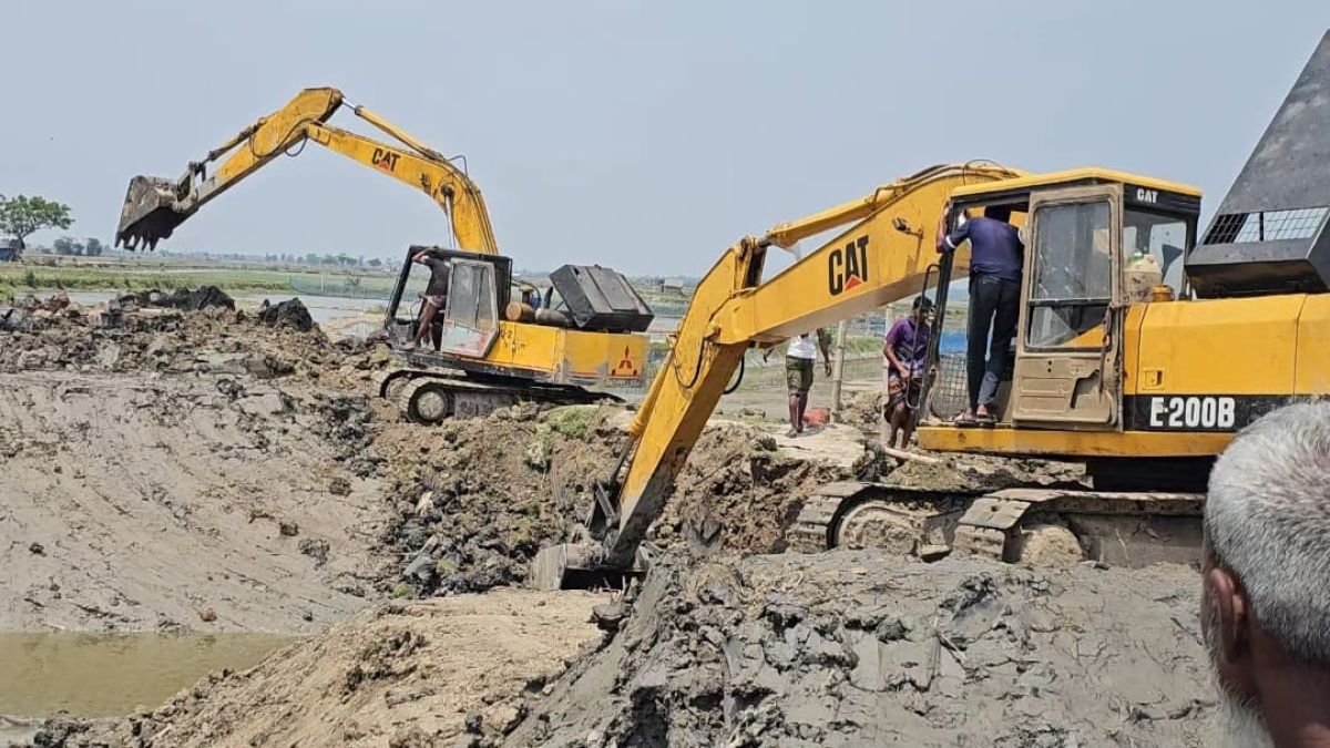 চাটমোহরে অবৈধভাবে ফসলি  জমিতে মাটিকাটার অভিযোগ