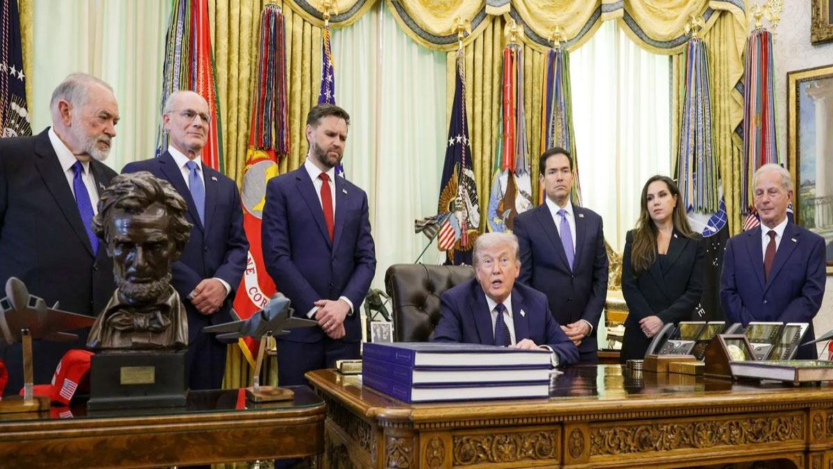 ইসরায়েল-লেবানন যুদ্ধবিরতি ৩ সপ্তাহ বাড়ানোর ঘোষণা ট্রাম্পের