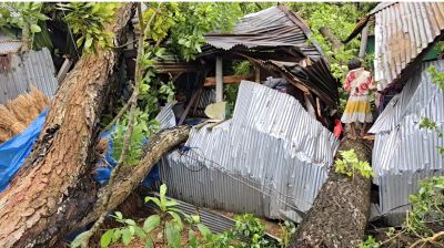 কালবৈশাখীর তাণ্ডবে লণ্ডভণ্ড  ঠাকুরগাঁও, ঘরবাড়ি বিধ্বস্ত